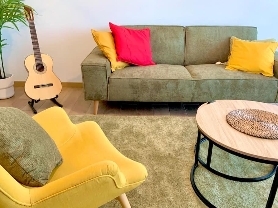 Apartment Lumineux Et Cosy, Avec Parking, 2 Mn Gare, 2mn Muse, 5mn Centre